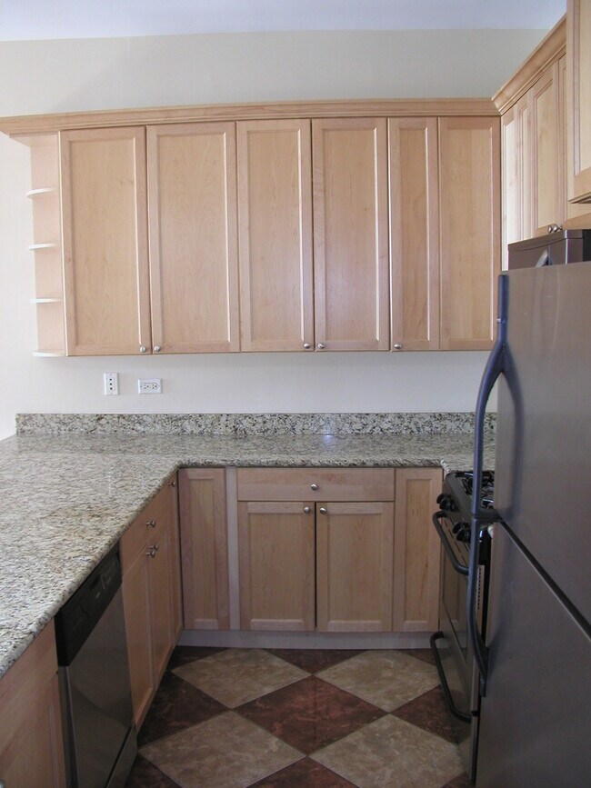 Foto del edificio - 4520 W Irving Park Rd