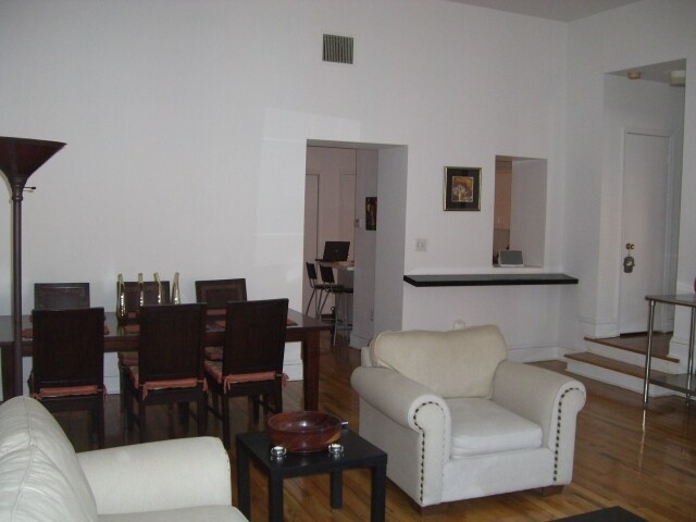 Foto del edificio - 167 Wayne St