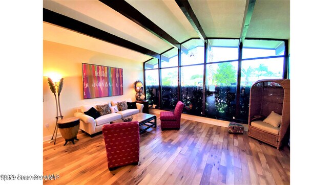 Foto del edificio - 56 Country Club Rd
