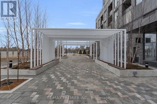 Building Photo - 498 Caldari Rd