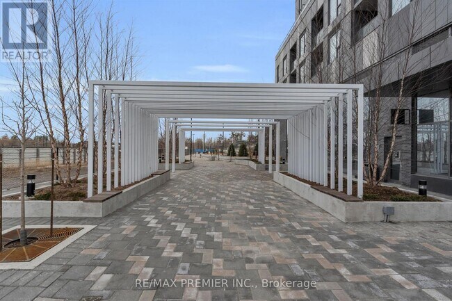 Photo du bâtiment - 498 Caldari Rd