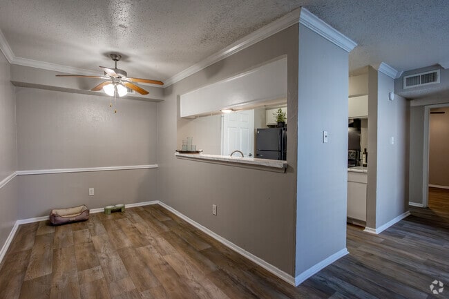 2BR, 2BA - 859SF - Kitchen/Dining Area - 5636 Apartment Homes