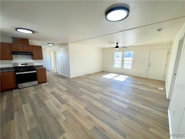Building Photo - Move In Ready-3 Bedroom 2 Bath -