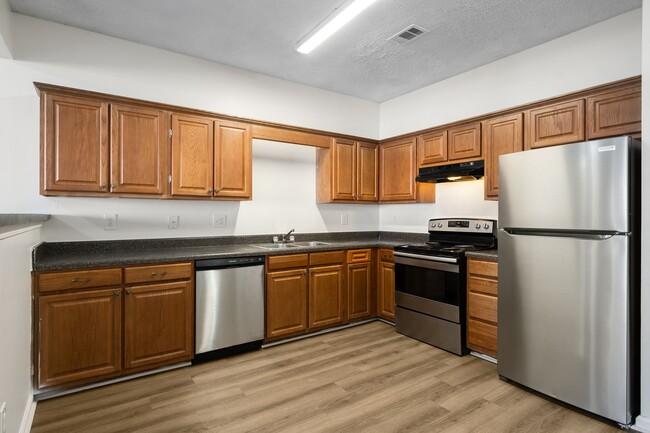 Building Photo - Beautiful Upgraded Townhome!
