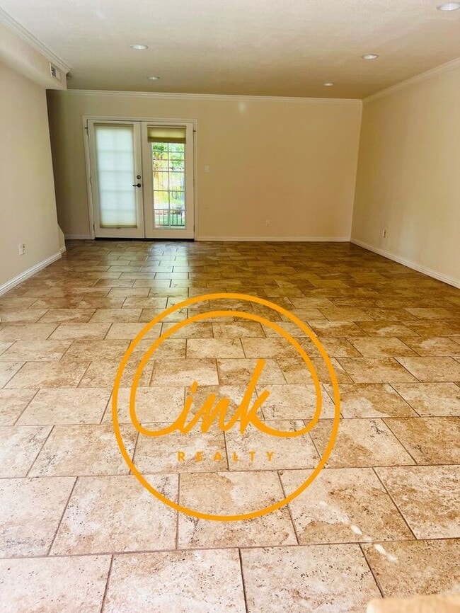 Building Photo - Riverview Townhouse