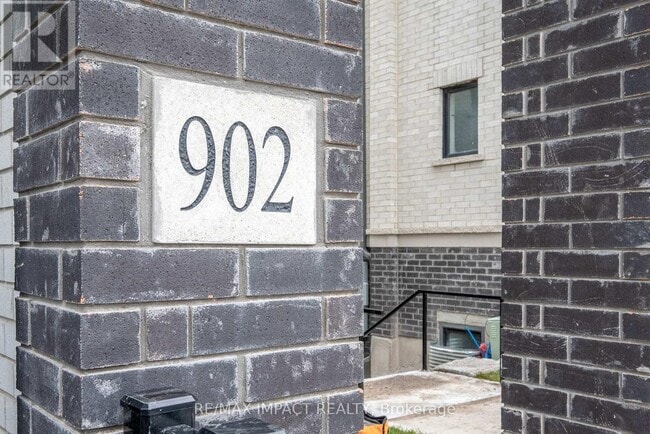 Building Photo - 160 Densmore Rd
