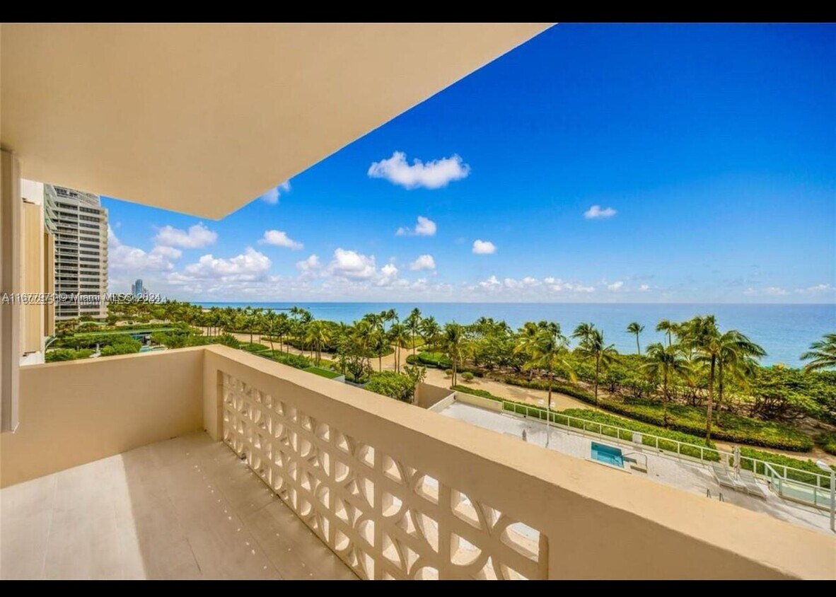 Primary Photo - 10185 Collins Ave