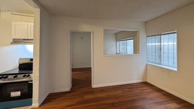 Building Photo - 39 Sunset Ave