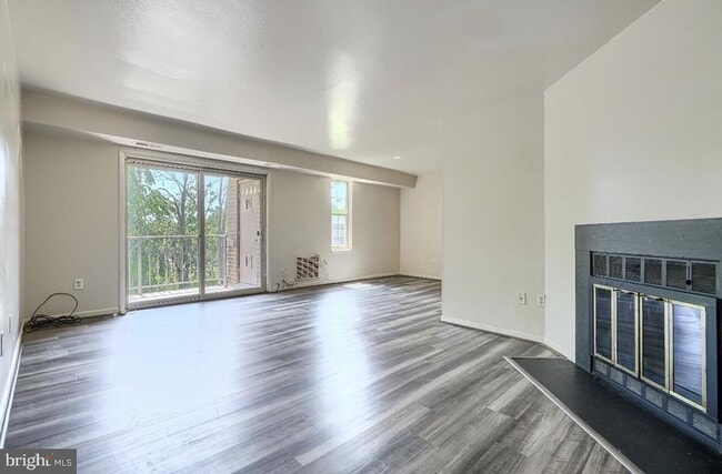 Building Photo - 14 Mountbatten Ct