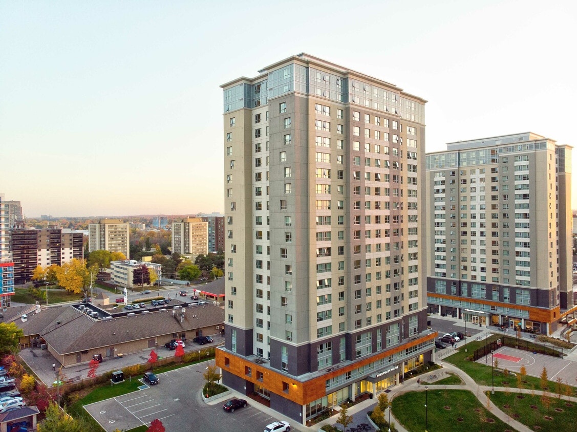 Primary Photo - Fergus House - Student Living