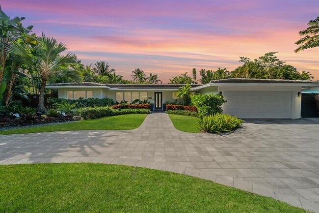 Building Photo - 2617 Bayview Dr