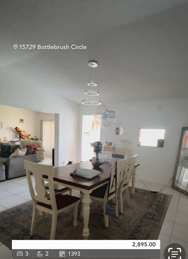 Foto del edificio - 15729 Bottlebrush Cir