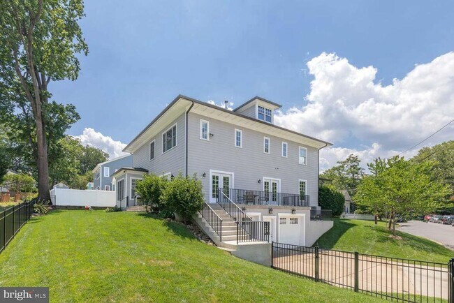 Building Photo - 4917 Bayard Blvd