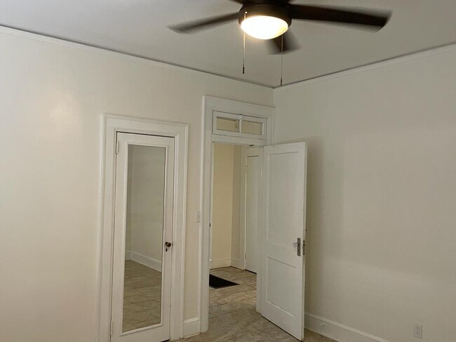 Building Photo - 3251 Southmont Dr