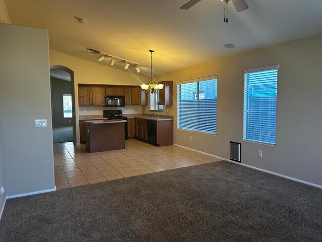 Foto del edificio - 1672 W Paisley Dr