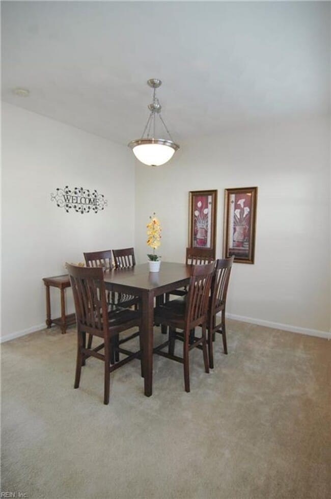 Building Photo - Beautiful Townhome rental in Virginia Beach!