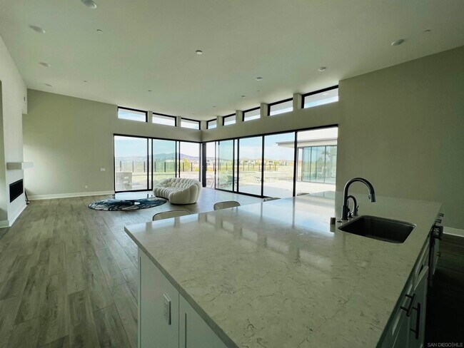 Foto del edificio - 5368 Summit Trail