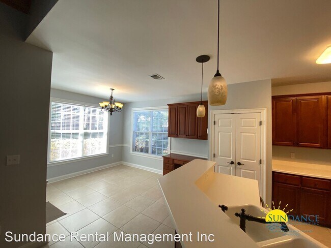 Building Photo - 4 br, 2.5 bath House - 4064 11th Street