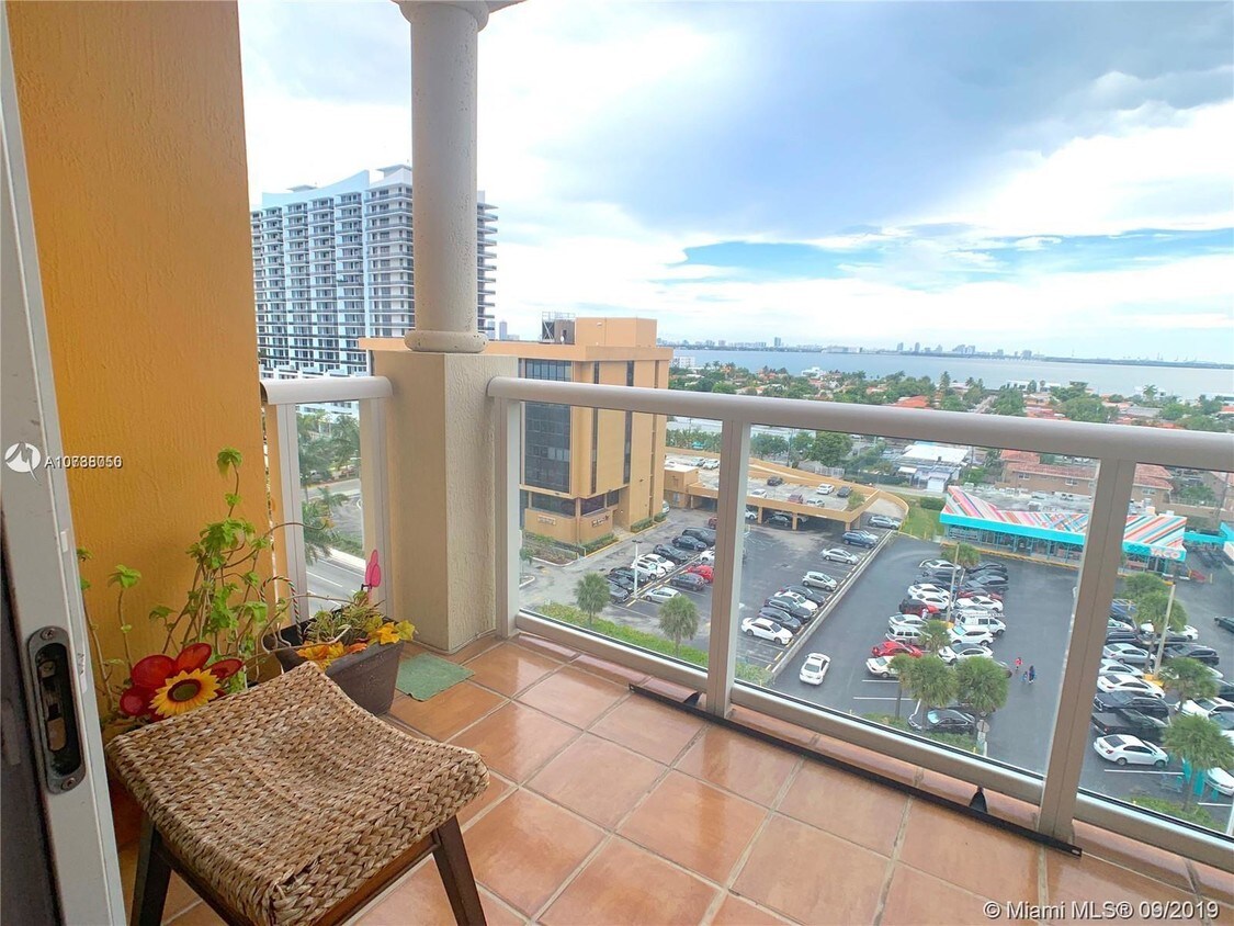 1625 John F Kennedy Causeway, North Bay Village, FL 33141 Condo for