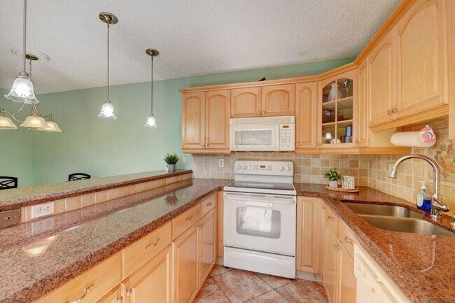 Foto del edificio - 562 Springdale Cir