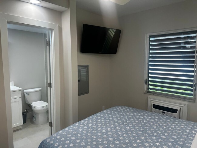 Foto del edificio - Renovated Condo. Prime Marco Location. Uti...