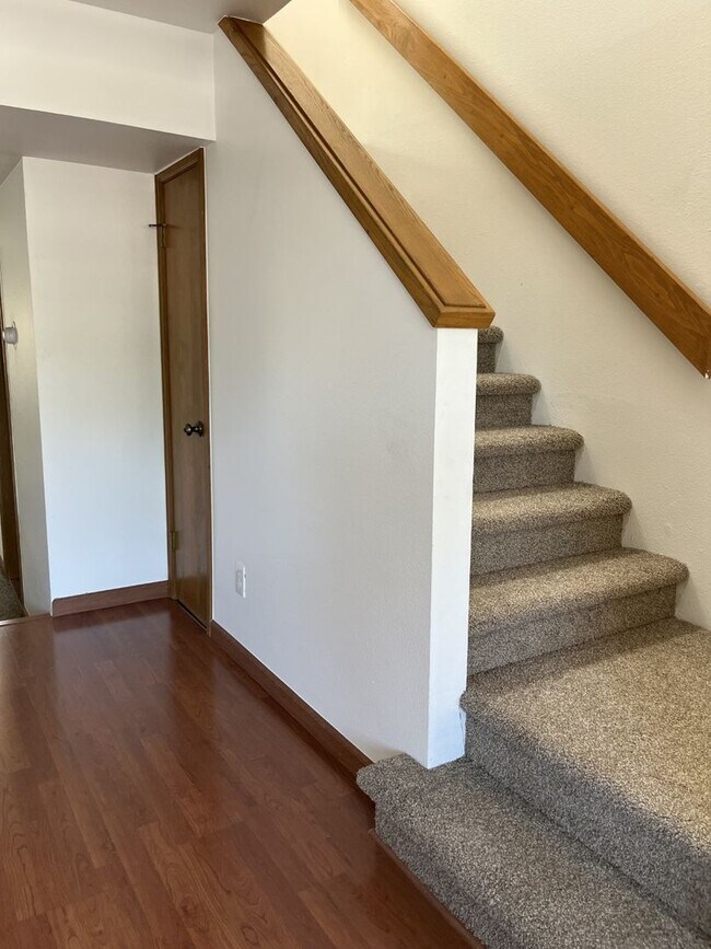 Foto del edificio - Sunny, Two-Story Condo in Boulder