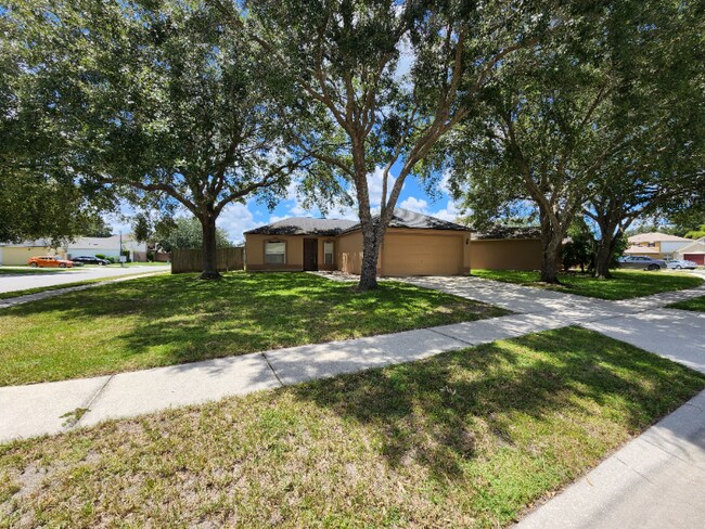 Building Photo - 4100 Mendenwood Ln