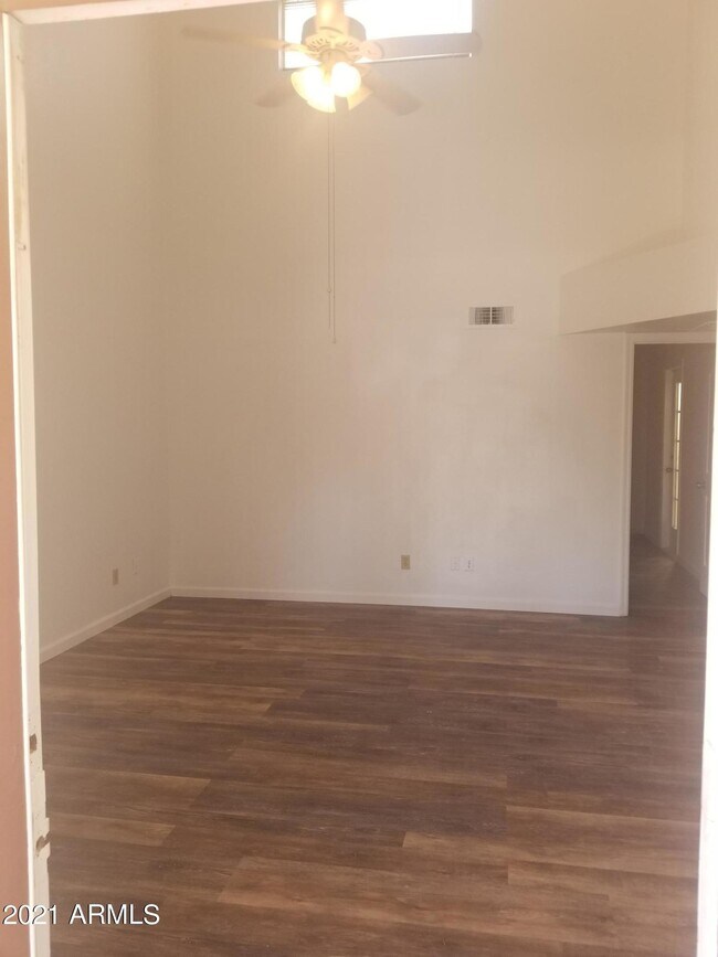 Building Photo - 1404 N Hartford St
