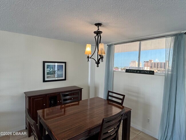 Foto del edificio - 2727 N Atlantic Ave