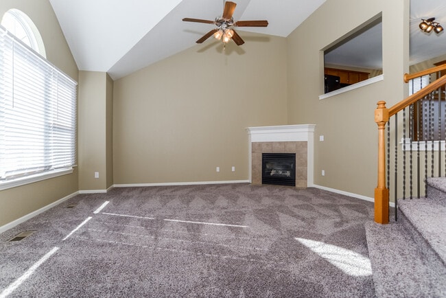 Building Photo - 13060 NW Oakview Dr