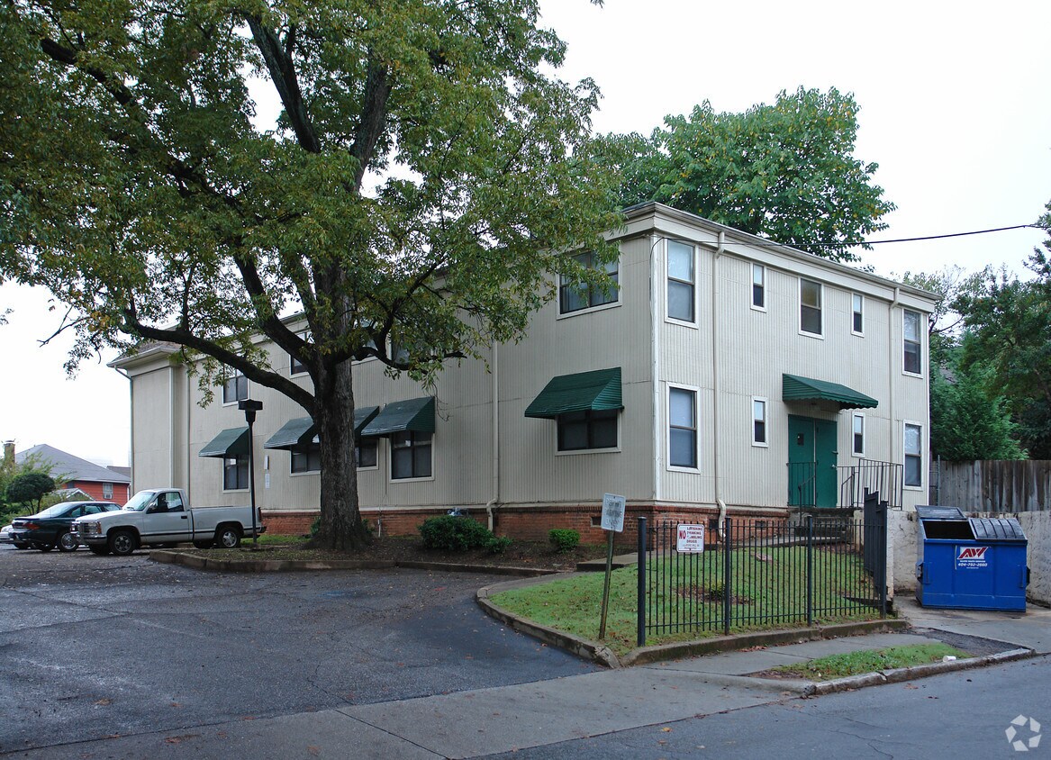 Foto principal - 411 NE Parkway Dr