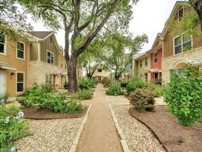 Foto del edificio - 1101 Grove Blvd