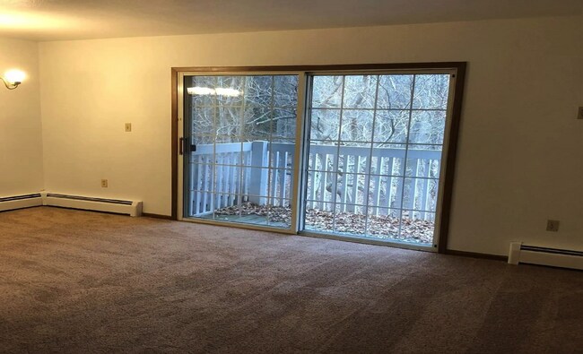 Building Photo - 158 Meadowwood Ln
