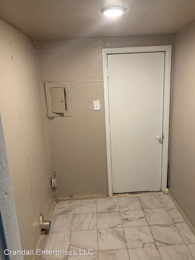 Building Photo - 2 br, 1 bath House - 754 S. Second St.