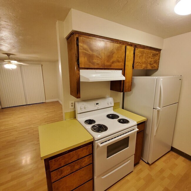 Building Photo - KIN - 30th Duplex