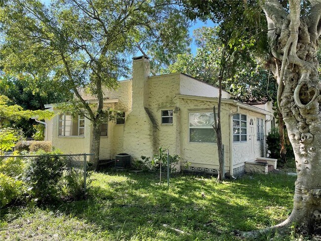 Building Photo - 417 Adelia Ave