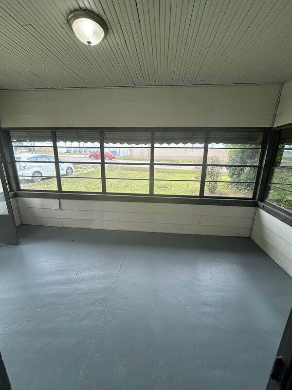 Building Photo - 1016 Brooklane Dr