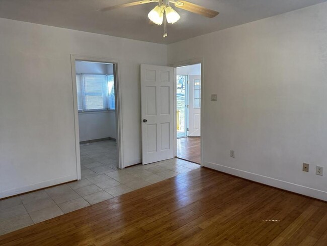 Building Photo - 189 #C Lake Hamilton Dr