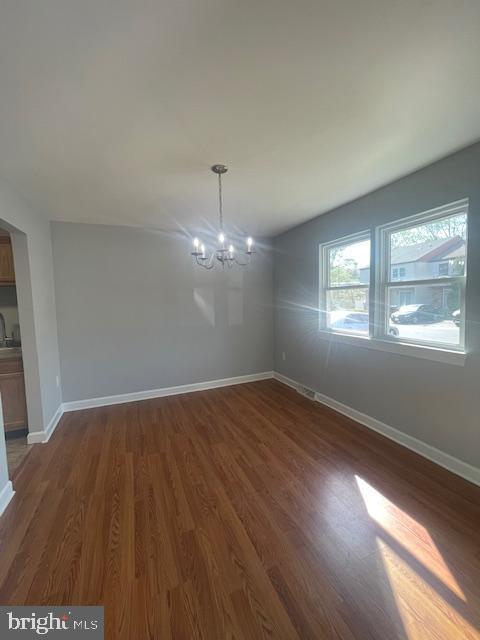 Building Photo - 1704 Barnaby St