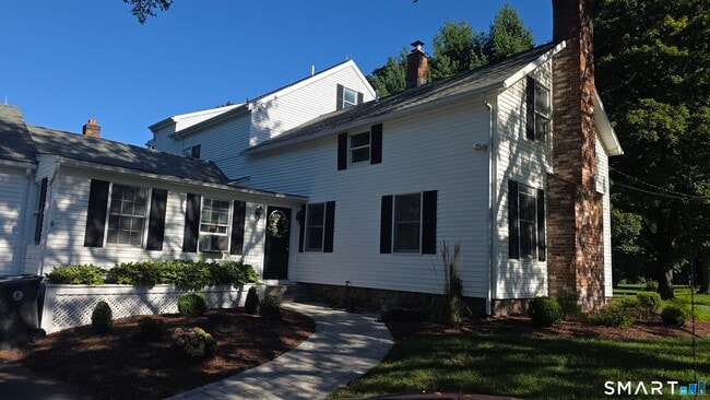 Building Photo - 387 Mixville Rd