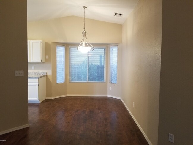 Building Photo - 2617 W Lazybrook Dr