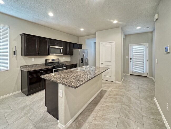 Foto del edificio - Stunning Cleveland Heights 3 Bedroom Home!