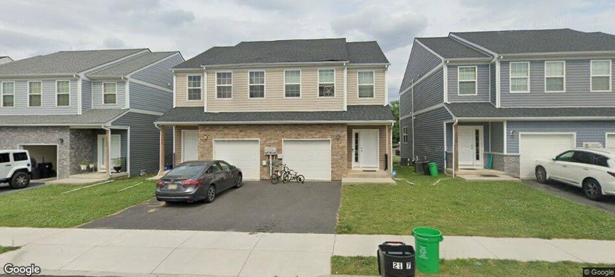Foto principal - 2157 S Poplar St