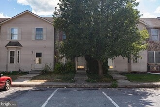 Building Photo - 24 Judges Ct
