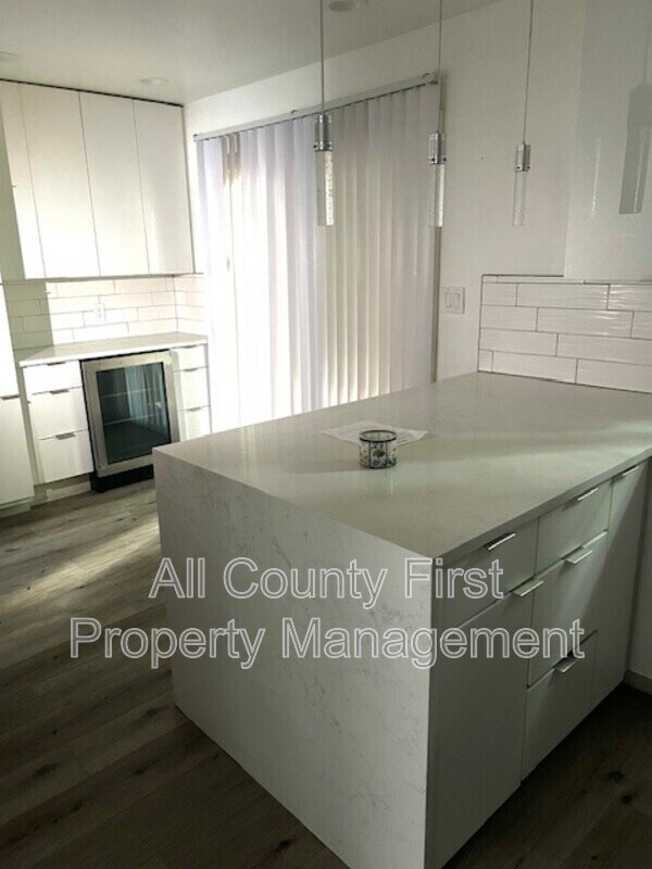 Foto del edificio - 5641 Kingsport Dr