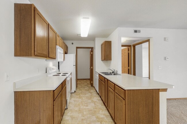 Building Photo - Platinum Valley Apartments
