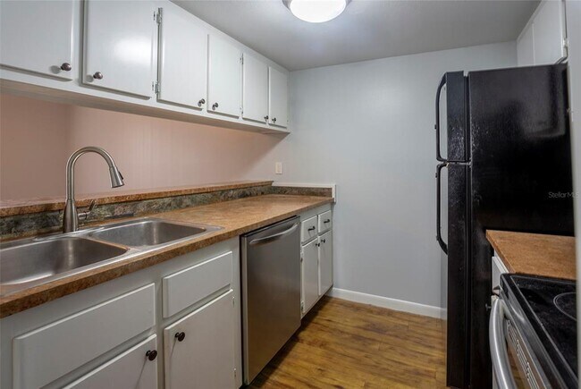 Foto del edificio - 2525 W Bay Dr