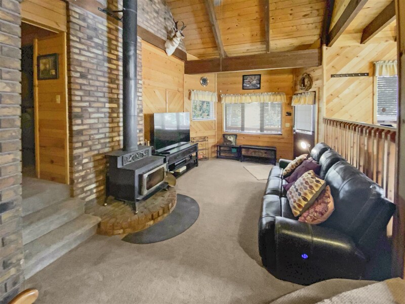 Primary Photo - 95 Whispering Pines Dr