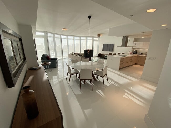 Photo - 17111 Biscayne Blvd Townhome