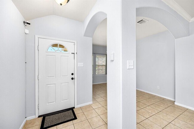 Foto del edificio - 13002 Lucy Grove Ln